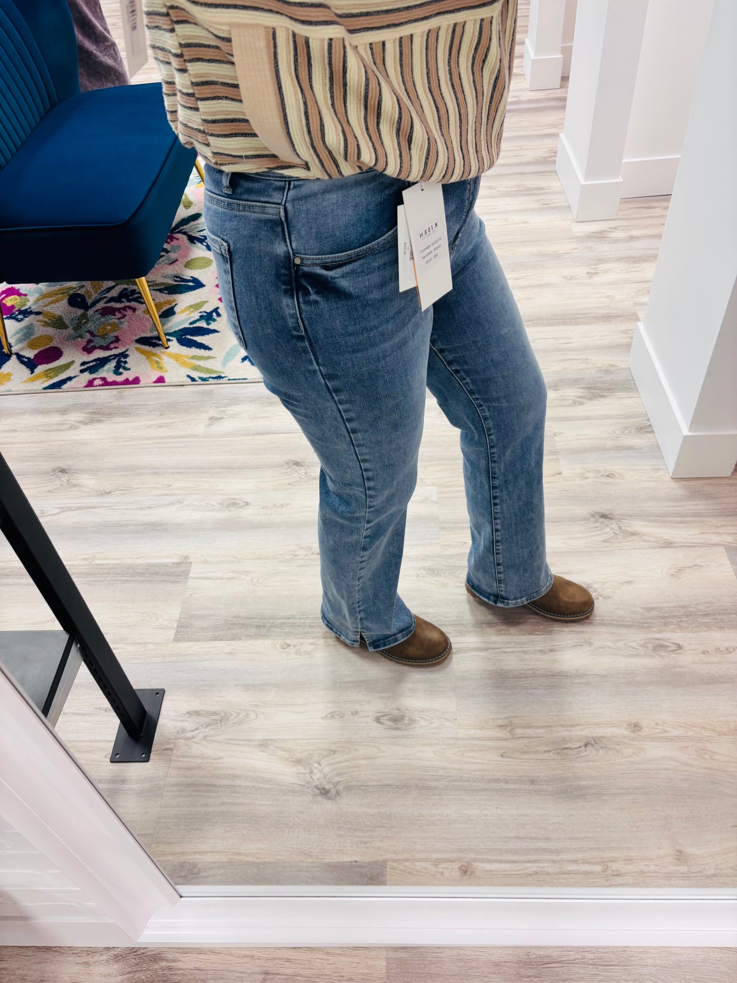 HIGH RISE RELAXED STRAIGHT JEANS SIDE SLIT-Risen Jeans